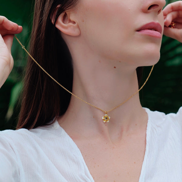 White Flower Pendant Necklace